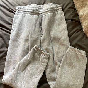 Aritzia TNA sweatpants